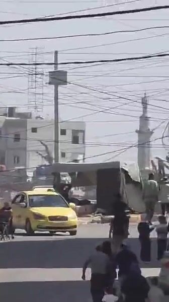 شقة 4 غرف ومنافع بطابق ثالث فني